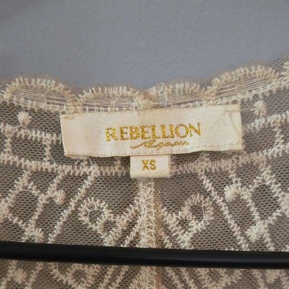 Rebellion Cream Lace Kimono Sheer Embroidered Bohemian Flowy Cover-Up Texture - Picture 3 of 7